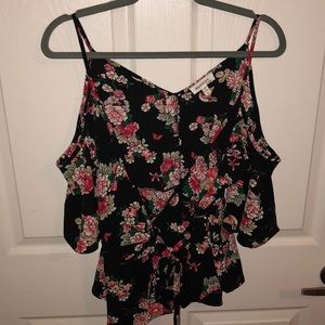 Cute flowered shirt 🌻